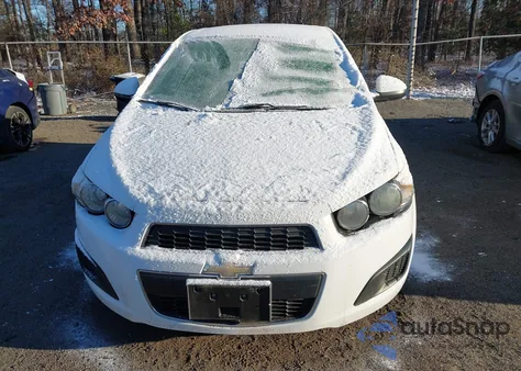 2015 Chevrolet Sonic Lt Auto z USA, uszkodzony, nr VIN 1G1JC5SH7F4155893